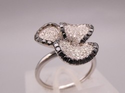 1.89ct fekete-fehér gyémántokkal  14 kr. arany gyűrű