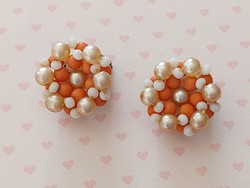Retro ear clip made of old pearl earrings