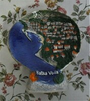 Baška voda shell-shaped ceramic souvenir.