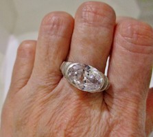 Gyönyörű fehér köves ezüst gyűrű