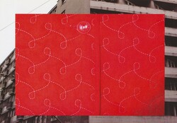 SZIGETHY ANNA: VÁROSKÉP, EGYSZERRE 2 (postcard, 2013)