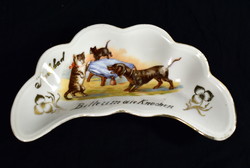 " VESZEKEDŐ KUTYA ÉS CICA " KARLSBAD ANTIK PORCELÁN CSONTOS TÁNYÉR