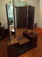 Art deco tükrös kis szekrény