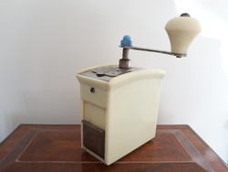Retro plastic grinder old deer coffee grinder