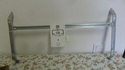 Sohasem használt, NOBO falikonzol. 62 cm hosszú.
