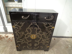 Black Chinese chest of drawers