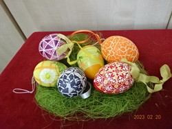 Six Easter eggs with different designs. Jokai.