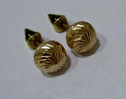 Szép 14kt gyémántmetszett gömb arany fülbevaló csavaros véggel