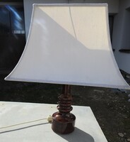 Table lamp with a ceramic body