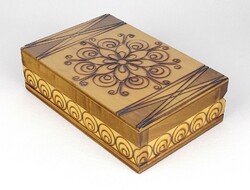 1M036 old small decorative burnt wooden box