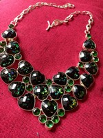 Silver necklaces with praziloite and onyx are a real specialty!