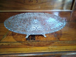 Beautiful serving plate (silver color)