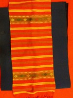 Régi sormintás magyaros szőttes szélén rojtos terítő asztal futó 80 x 30 cm képek szerint