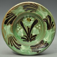 Antique Transylvanian Zilahi green glazed tulip wall plate, earthenware with hanging lugs, 1920s