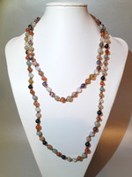 Mineral necklace with long mixed stones