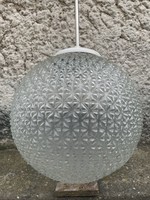 Közepes 25cm Cseh vintage üveg lámpa függeszték króm szár, design vintage mid century