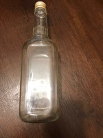 Whiskys üvegpalack -Jim Beam felirattal.Sérülésmentes állapotban. 750 ml Mérete: 27 cm magas.