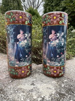 2 Decorative vases