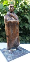 Keleti szerzetes bronz szobor
