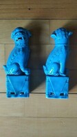 Fo pair of dogs in detailed ceramic design