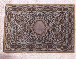 Old small carpet (m3516)