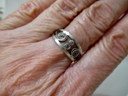 Gyönyörű régi kézműves ezüstgyűrű