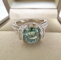 Moissanite diamond ring, in a particularly beautiful turquoise color