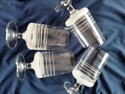 4 db talpas üvegpohár