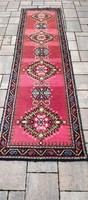 Hand-knotted running mat in good condition as shown in the pictures. Negotiable.