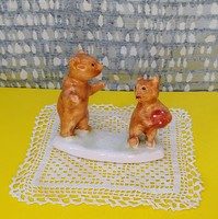 Pottery teddy bears in Bodrogkeresztúr