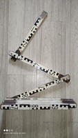 A good large-sized colost folding measuring tool bar 3 meters is also excellent for decorative purposes