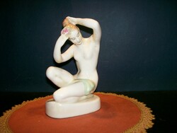 AQVINCUMI AKT VIRÁGGAL FIGURA 15 CM MAGAS.