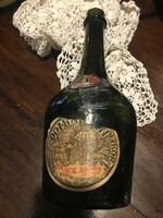 Unicumos italos palack,sérült címkével. Az üveg törés,repedés mentes állapotú.28 cm magas.