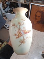 Angol porcelán váza, 30 cm-es magasságú alkotás.