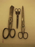 Old scissors ---1--- among them nun scissors