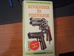 Revolverek és pisztolyok könyv