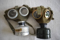 Régi gázálarc katona felszerelés 2 darab 2-es