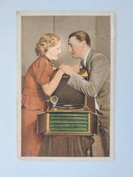 Régi képeslap 1943 fotó levelezőlap szerelmespár gramofon