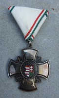 Magyar címeres kitüntetés