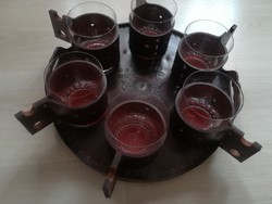 Set of leather-covered glasses. The leather tray has a diameter of 34 cm and comes with 6 glasses.