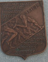 27. nemzetközi barátság maraton szeged1983  bronz plakett