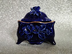 Kék porcelán ékszertartó rózsás tetővel