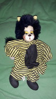 Nagyon aranyos festett kerámia fejű Tigris jelmezes szép játék baba figura 24 cm a képek szerint