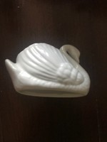 White porcelain swan. Showcase decoration, without markings. 12X5 cm, no cracks or breaks.
