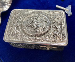 Music box silver