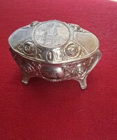 Baroque metal jewelry holder