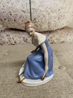 Royal dux porcelain crouching pigeon lady a43