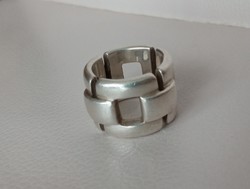 Súlyos ezüst gyűrű