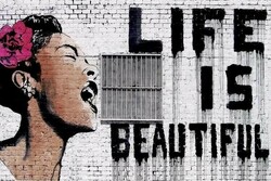 Banksy: Life is Beautiful (91.5 × 61 cm)