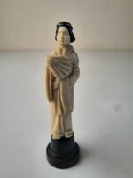 Miniatűr bakelit gésa szobor